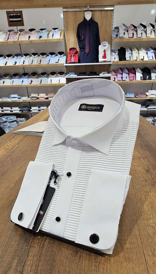 Chemise col cassé + boutons manchettes : l'essentiel pour votre nœud papillon ! Élégance garantie.
